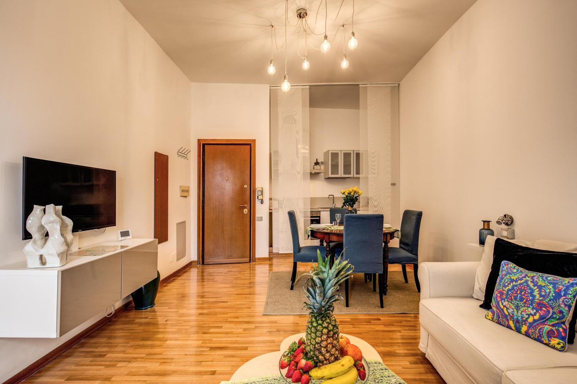 Elegant Apartment Behind The Colosseum Рим Экстерьер фото