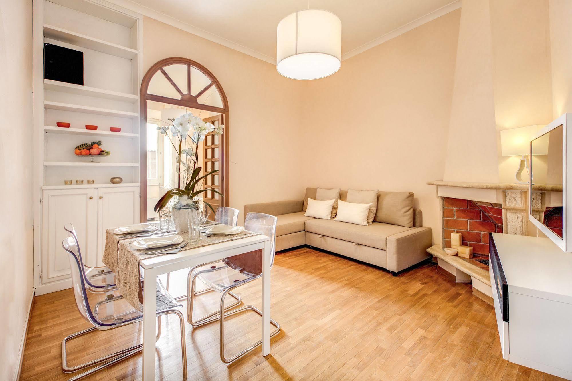 Elegant Apartment Behind The Colosseum Рим Экстерьер фото