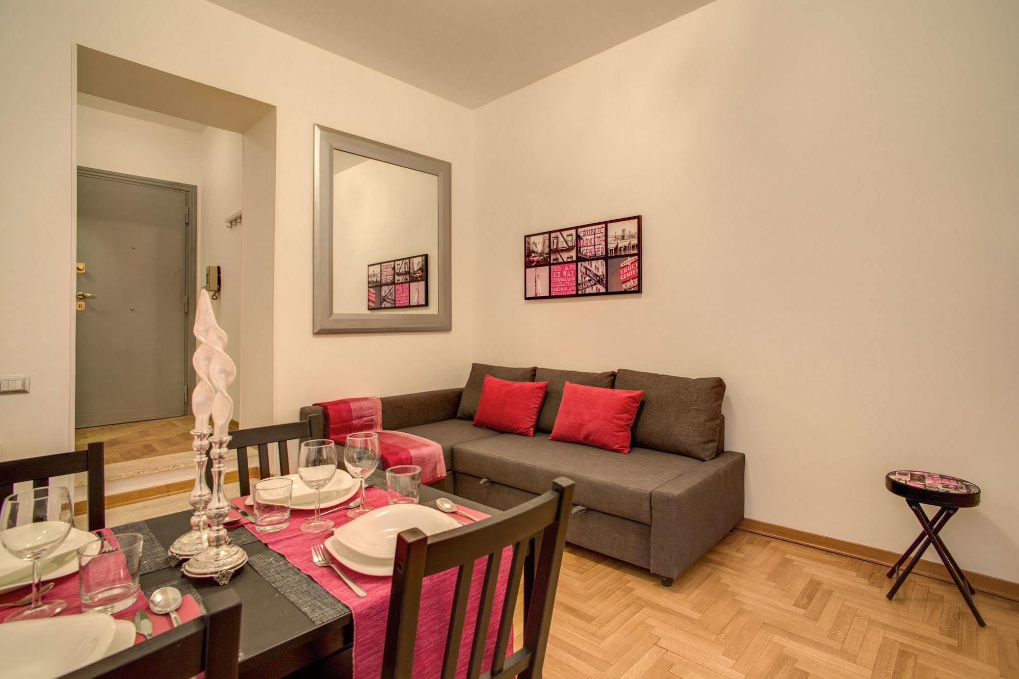 Elegant Apartment Behind The Colosseum Рим Экстерьер фото
